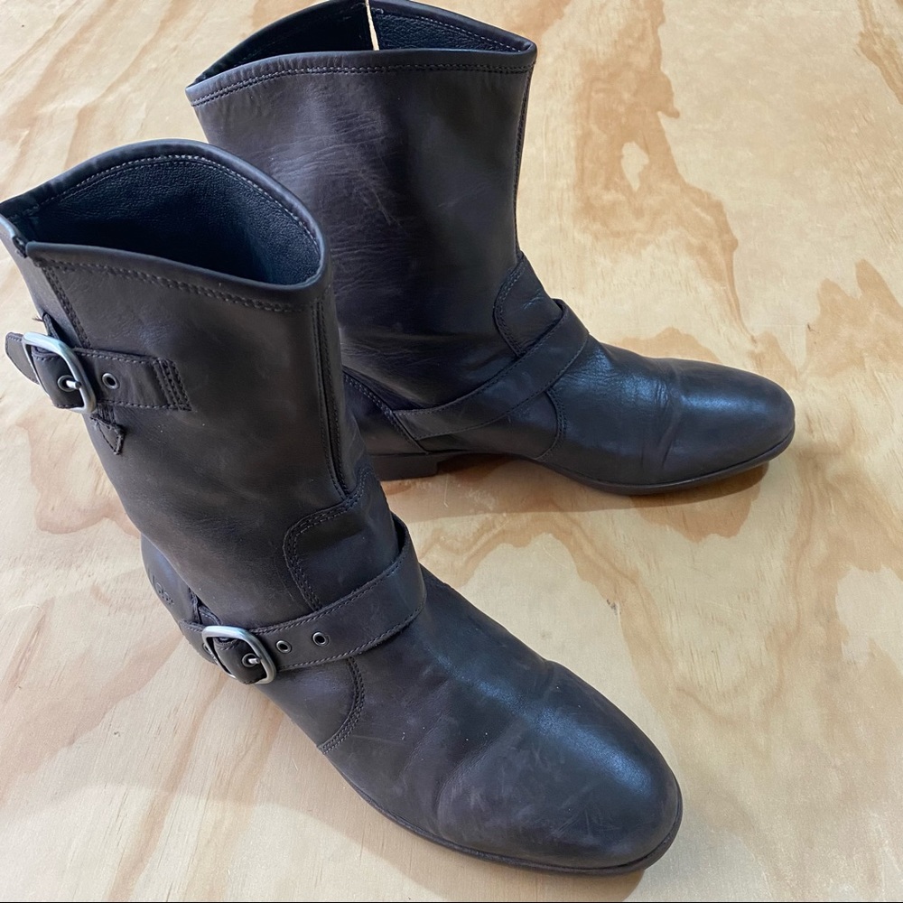 Ugg Frances Leather Boot Size 7.5
